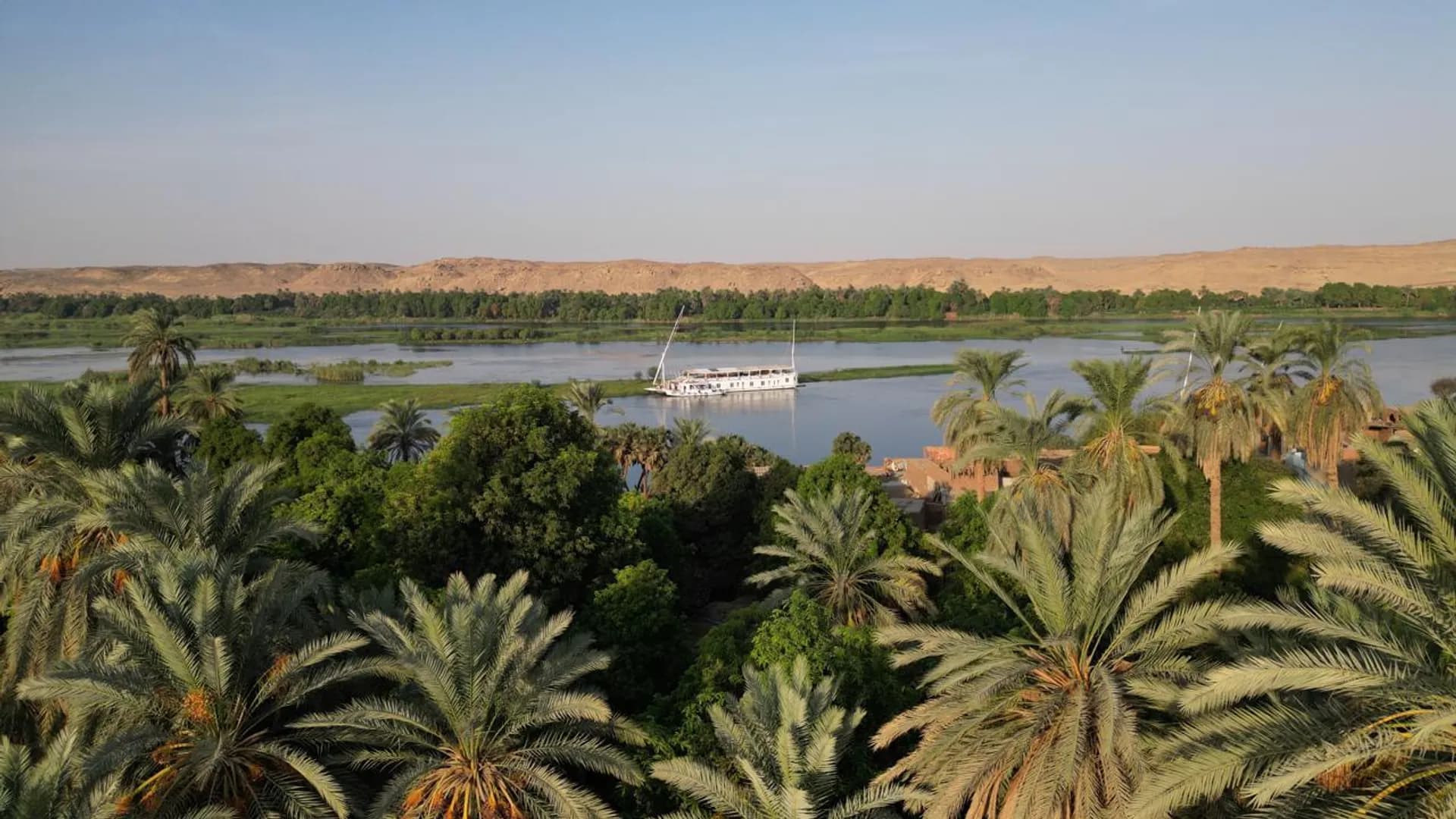 Dahabiya sur le Nil entre Louxor et Assouan